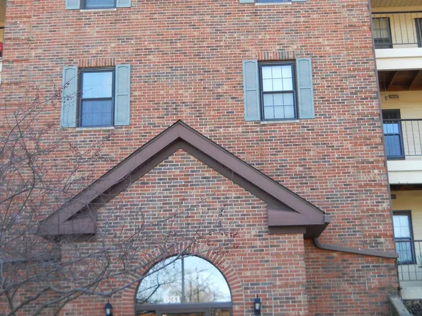 631 Hapsfield Ln Unit 102, Buffalo Grove, IL 60089