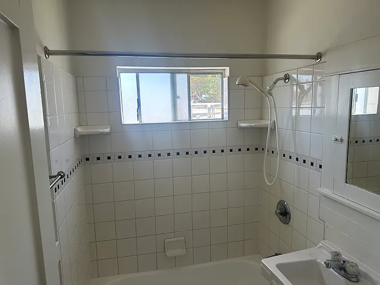 2906.5 E 7th St #1/2 — Photo 1