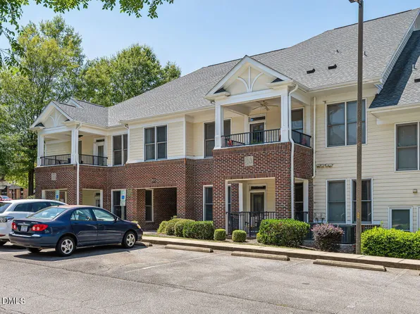 800 Savannah Ridge Rd Unit 110, Holly Springs, NC 27540