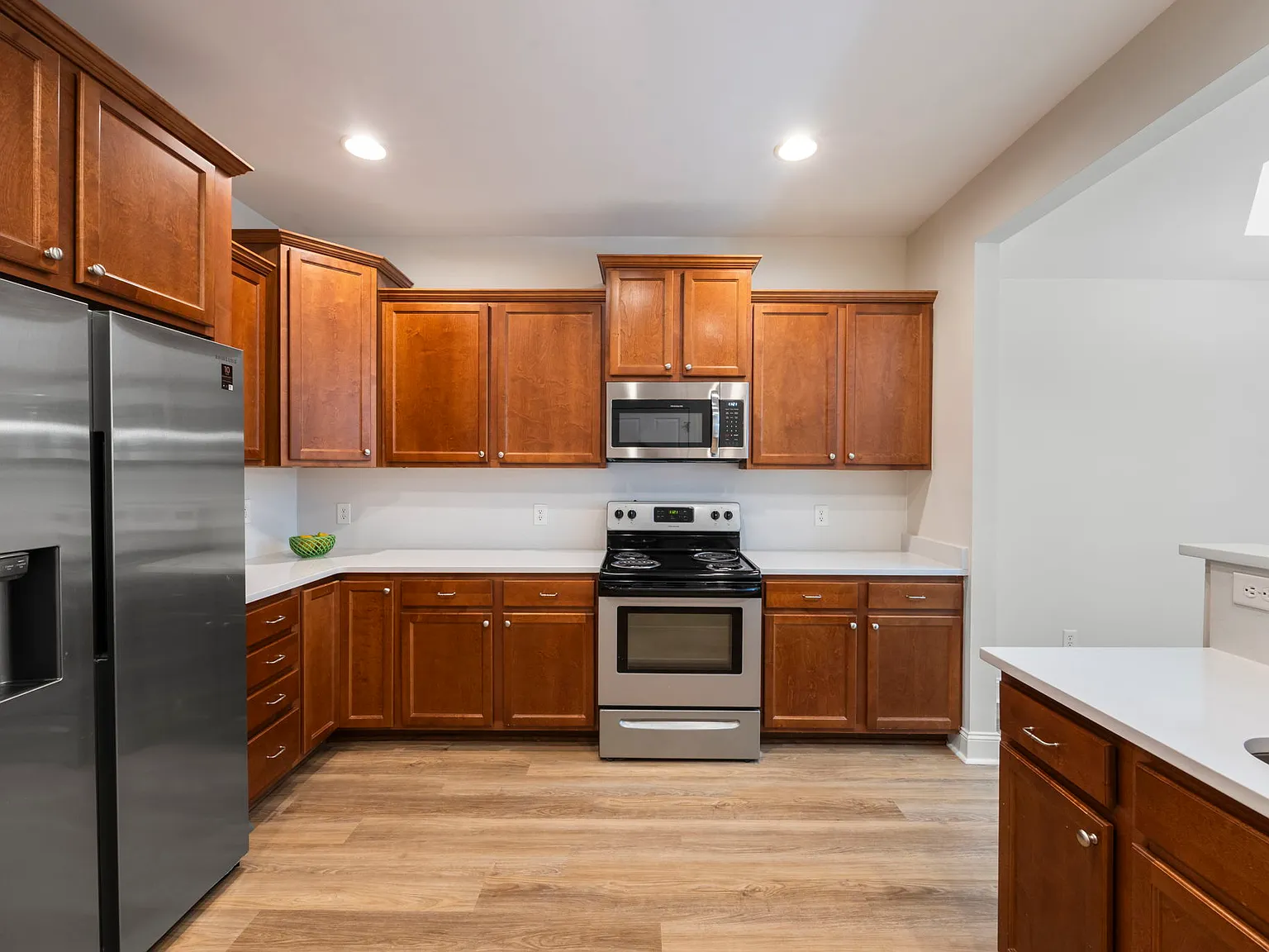 3 bed, 2.5 bath, 1964 sqft, $2,195 — Photo 2