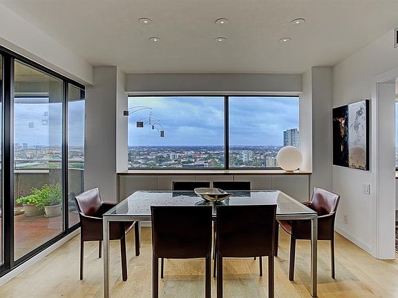 4th image of 5000 Montrose Blvd Unit 17G