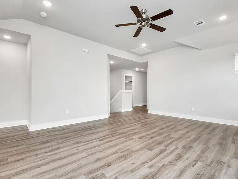 21047 Bay Village Dr #B — Photo 30