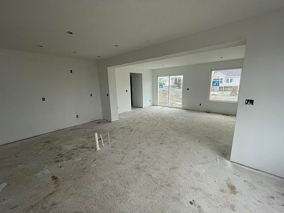 3rd image of 2194 Waterton Ct