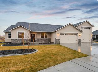 825 Meadows Dr, Richland, WA