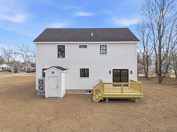 3rd image of 45 Donahue Way