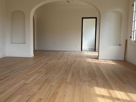 4th image of 336 N Ogden Dr #1/2