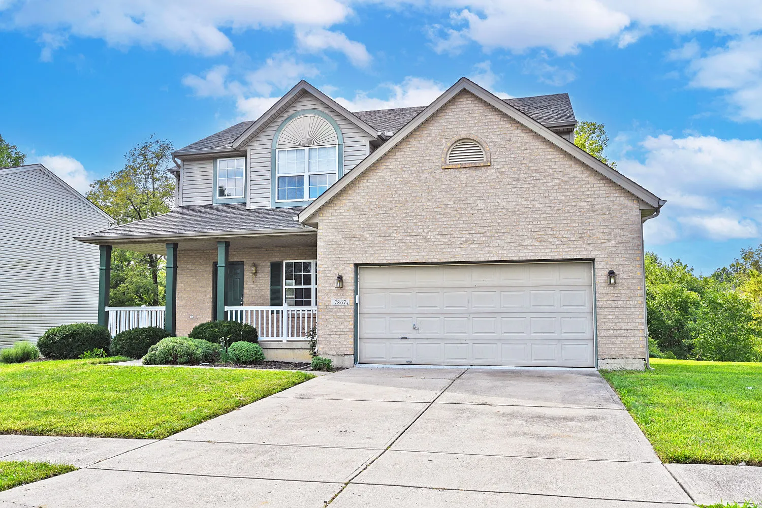 4 bed, 2.5 bath, 3000 sqft, $3,200 — Photo 3