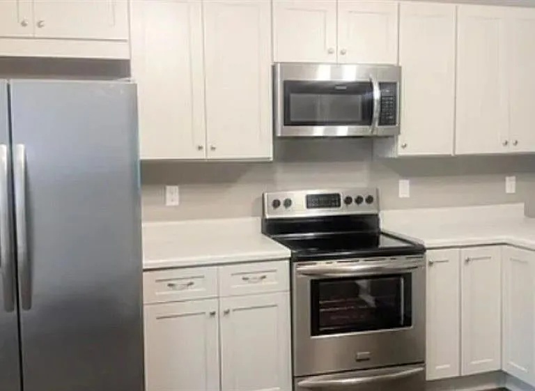 184 Strickland Ave — Photo 2