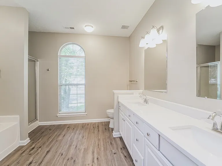 8433 Cullingford Ln — Photo 11