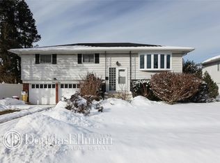 108 Grohmans Ln, Plainview, NY 11803