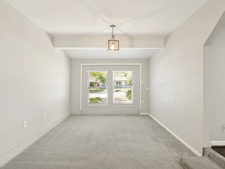 11524 Strand St — Photo 8