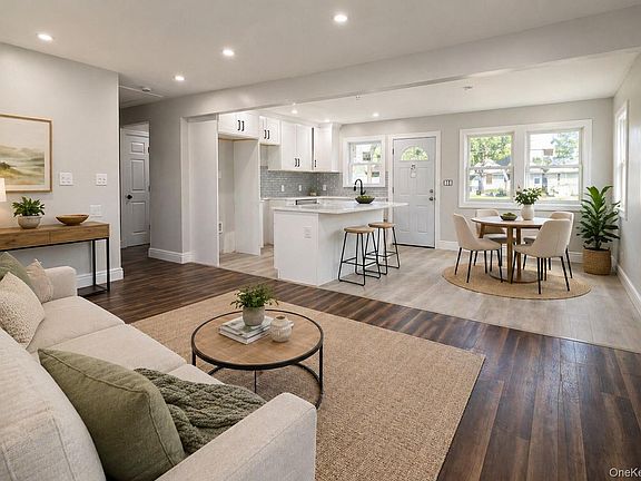 2nd image of 9 Emerald Lane S