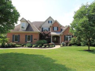 861 Pointe Dr, Crescent Springs, KY 41017
