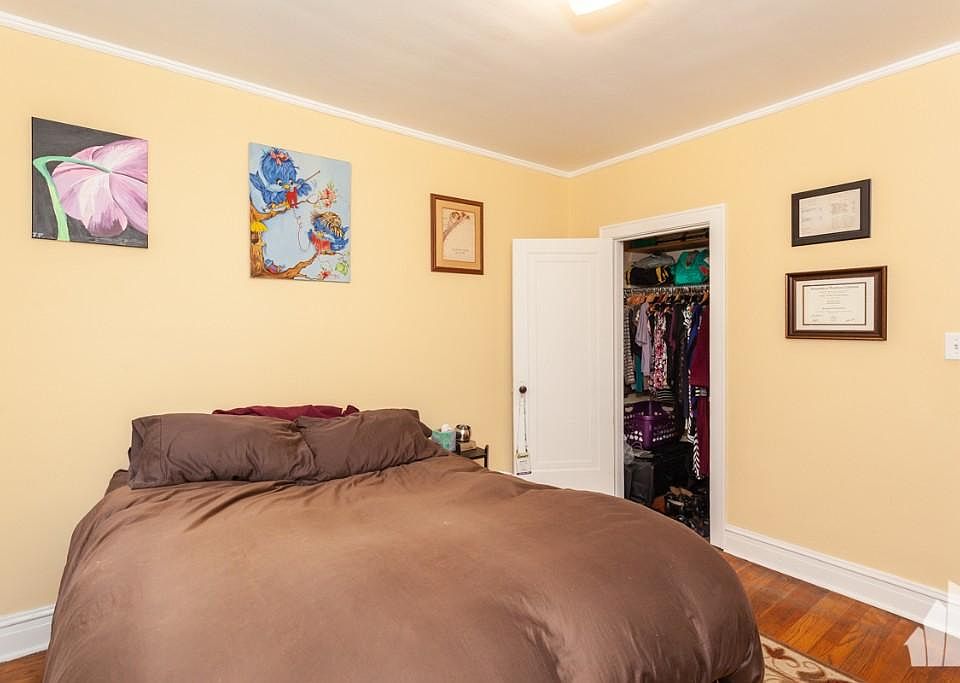1st image of 936 W Cornelia Ave #3L
