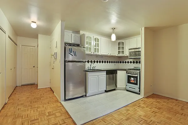 Rented by Corcoran | media 7