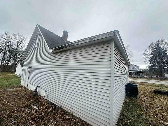 5th image of 306 W Lambert St