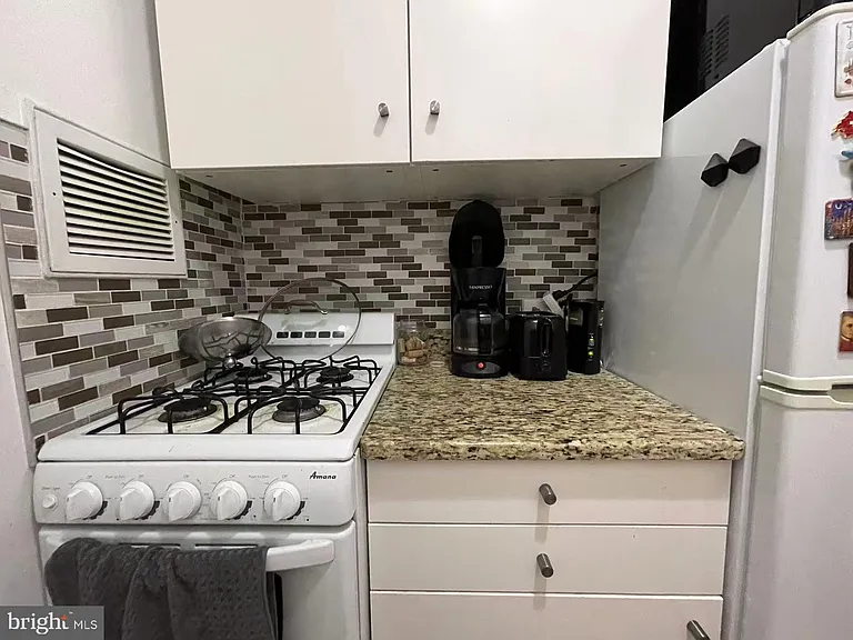 210 Locust St #22EW — Photo 16