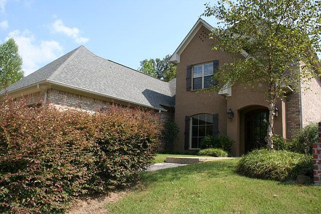 1st image of 303 Lafayette Dr