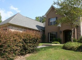 303 Lafayette Dr, Vicksburg, MS 39180