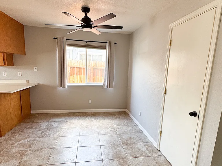 4108 Oak Ct — Photo 4
