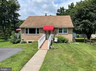 393 Mountain View Rd, Reading, PA 19607