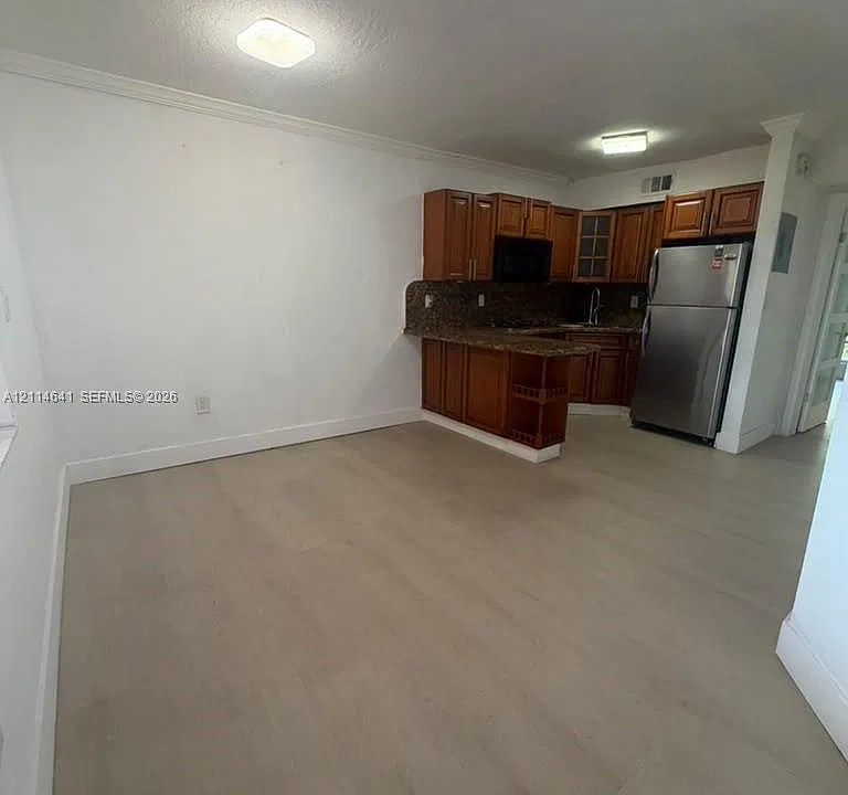 1330 W 54th St #310C