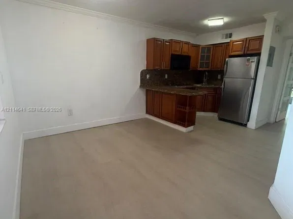 1330 W 54th St APT 310C, Hialeah, FL 33012