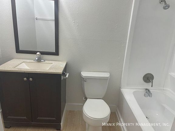 2nd image of 405HUMBLE Avenue #B