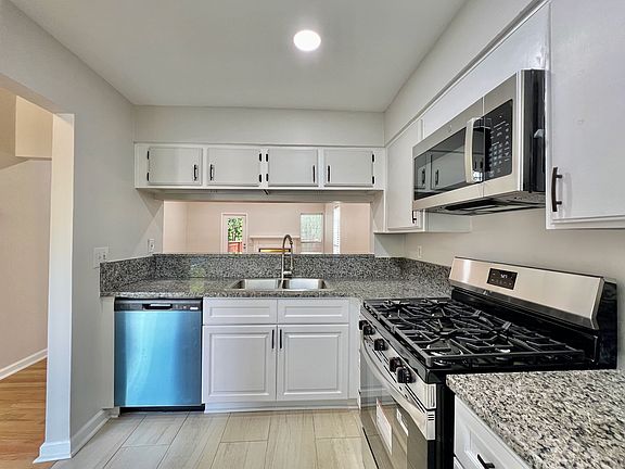 4th image of 601 Wedgewood Way