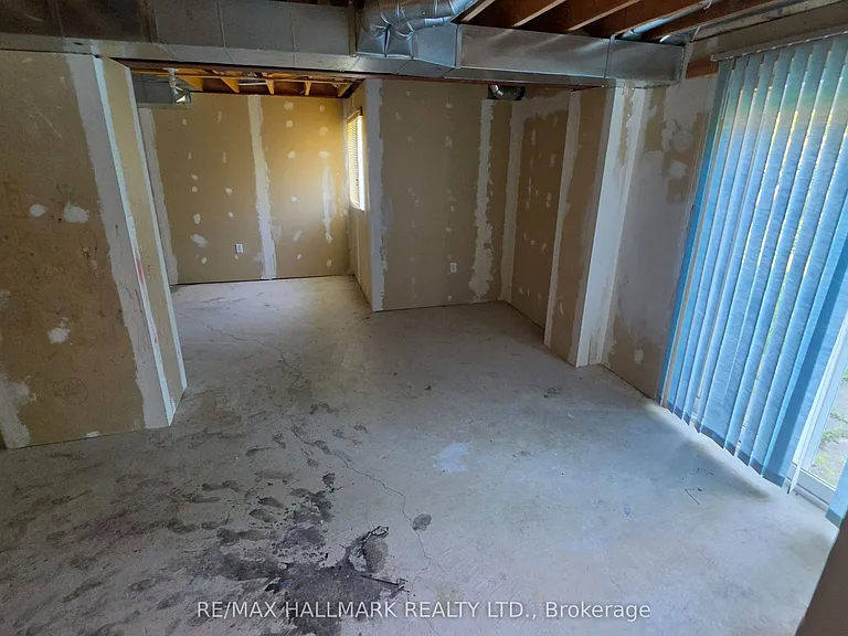 39 Pogson Dr — Photo 33
