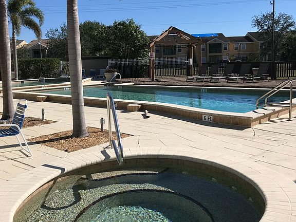 5th image of 153 Santa Clara Dr APT 16