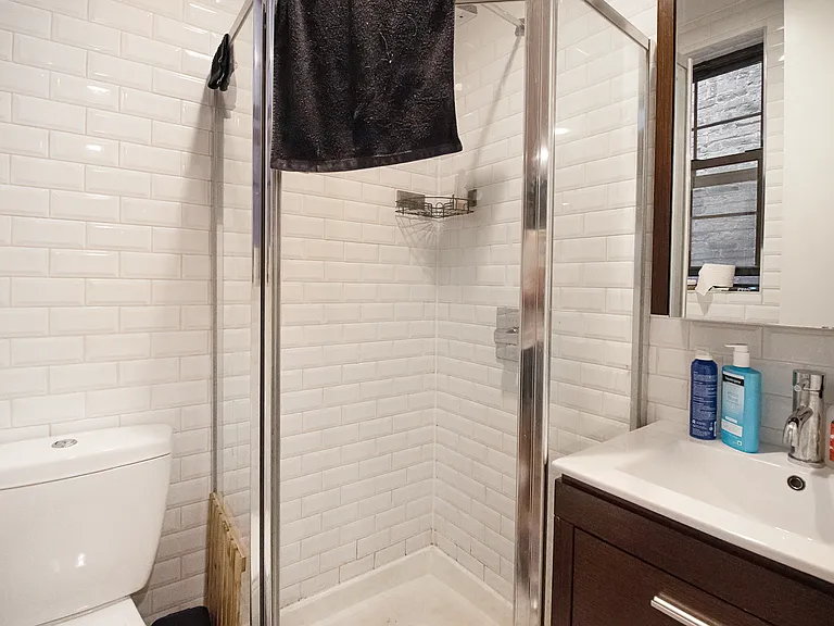 266 Linden St #2 — Photo 3