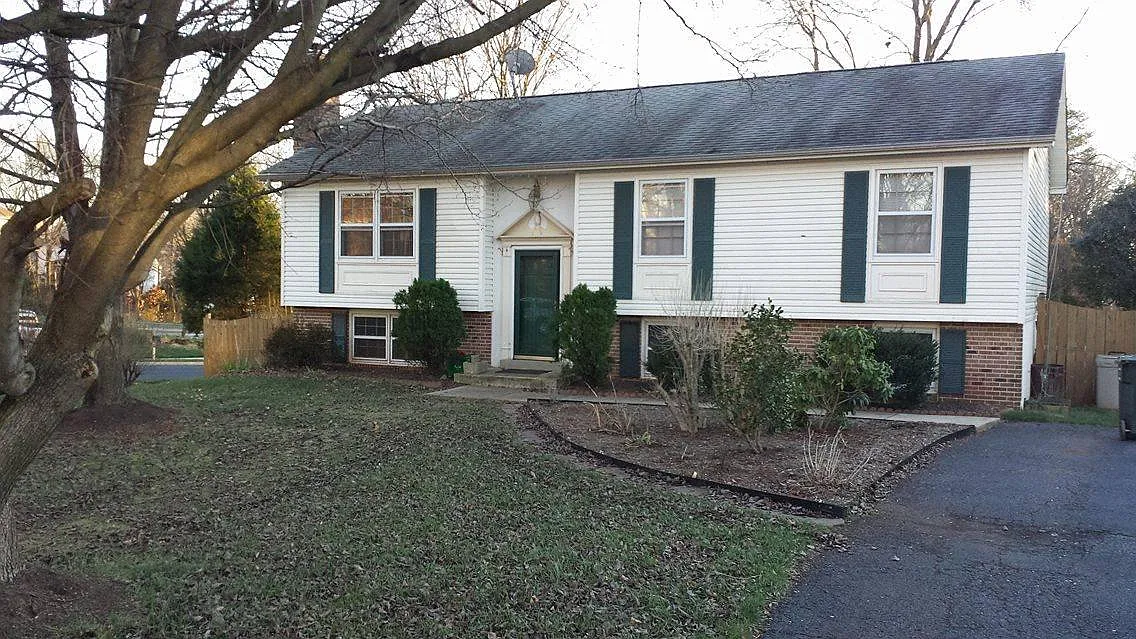 5 bed, 1098 sqft, $3,199 — Photo 1