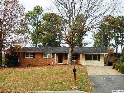 1st image of 2017 Parkwood Dr