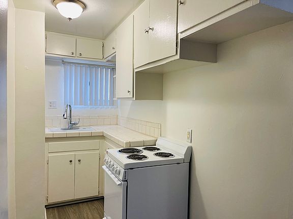 5th image of 12911 Galway St APT 106