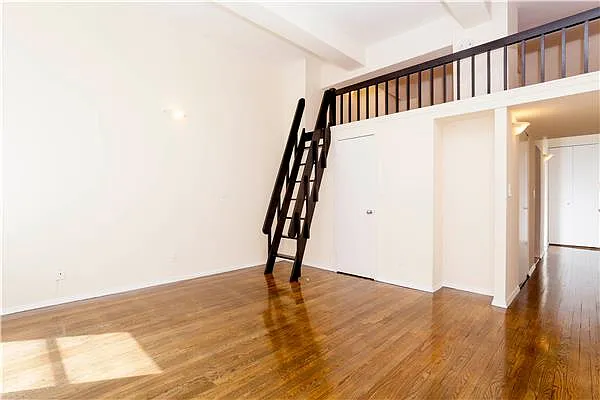 Rented by Mirador Real Estate | media 23