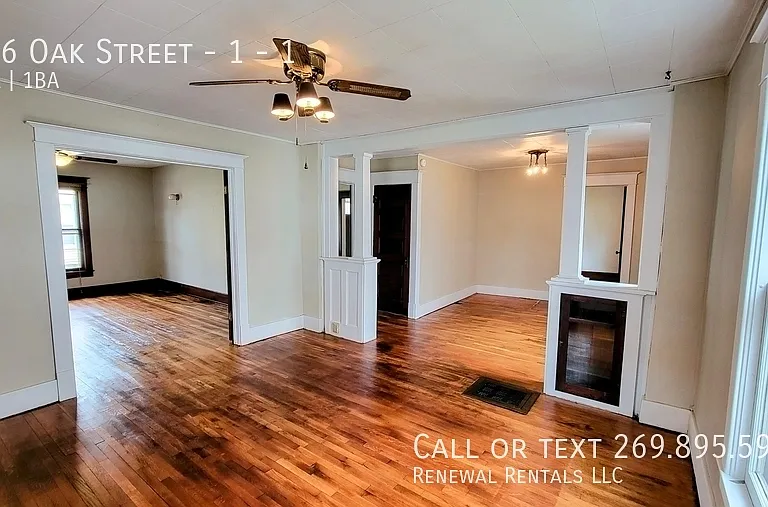206 Oak St #1 — Photo 6