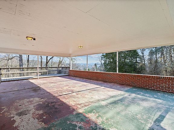 4th image of 133 Woodside Dr