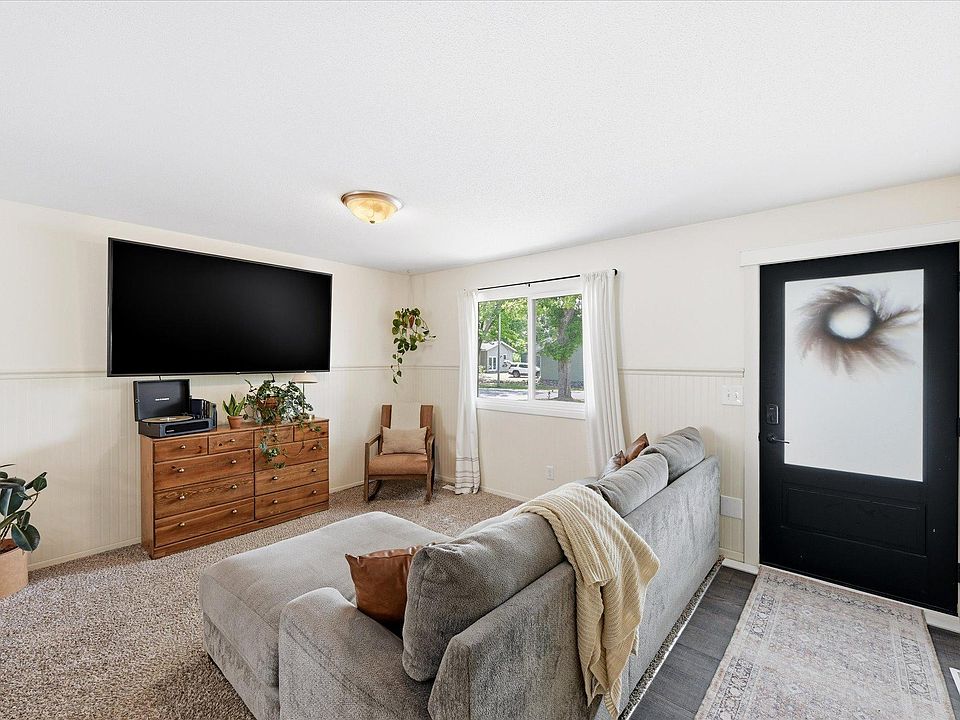 1st image of 26337 Terrace Dr