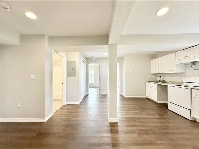 425 F St #3 — Photo 12