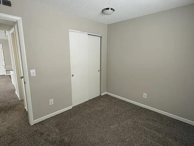 720 S Dewitt Dr — Photo 8