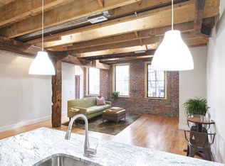 139 Border St #3C, Boston, MA 02128