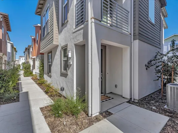 9912 Del Surf Ln, Elk Grove, CA 95757