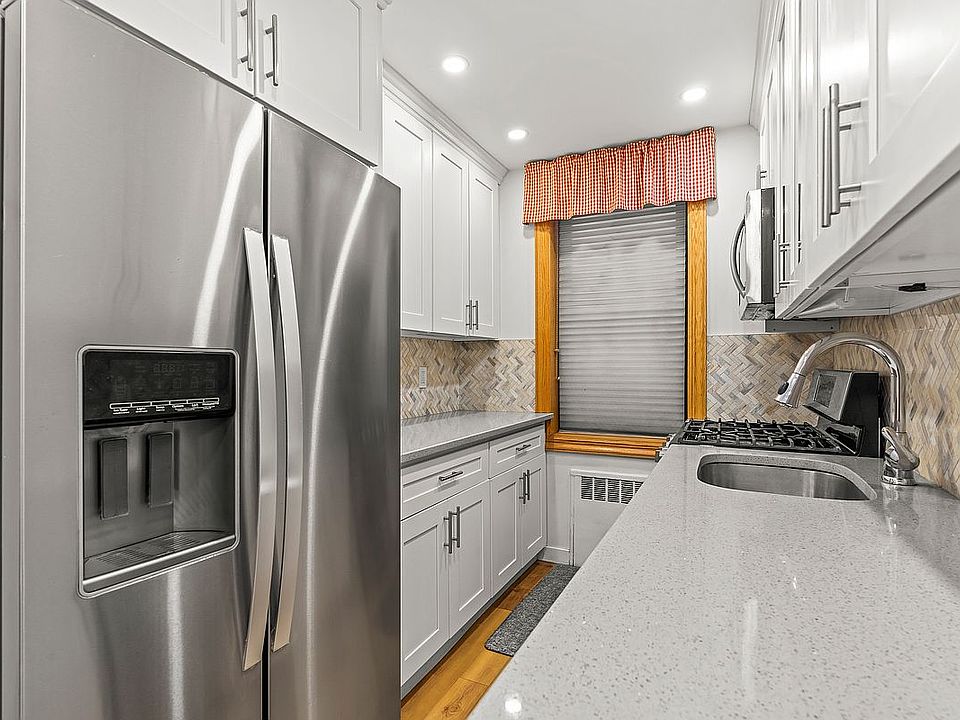 1st image of 2209 Knapp St APT 1F