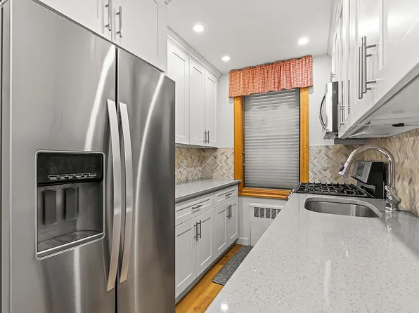 2209 Knapp St APT 1F, Brooklyn, NY 11229