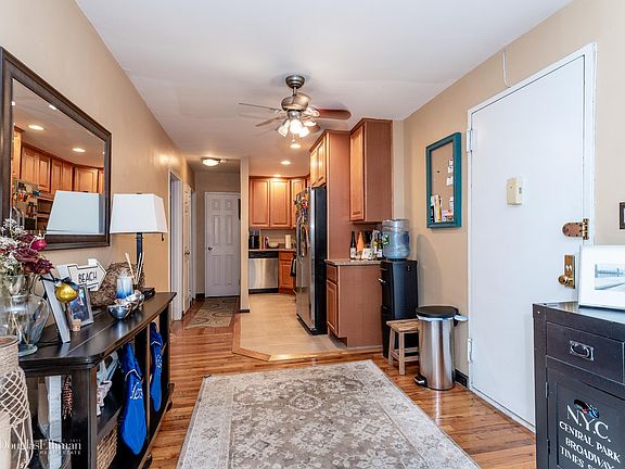 5th image of 410 E Broadway APT 4R