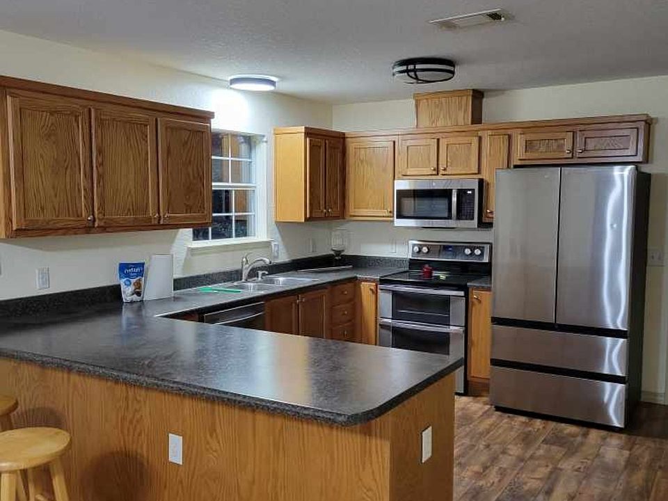 2nd image of 6886 Sherman St