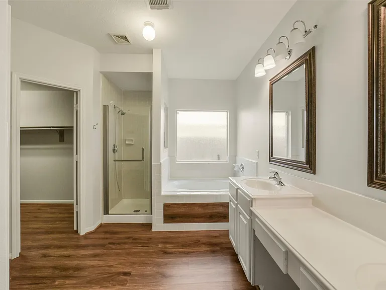 2414 Falcon Knoll Ln — Photo 32