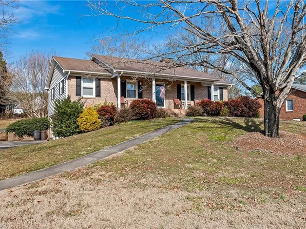 248 Terrace Dr, Lexington, NC 27295