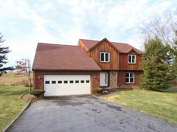 4th image of 303 Hickory Ln